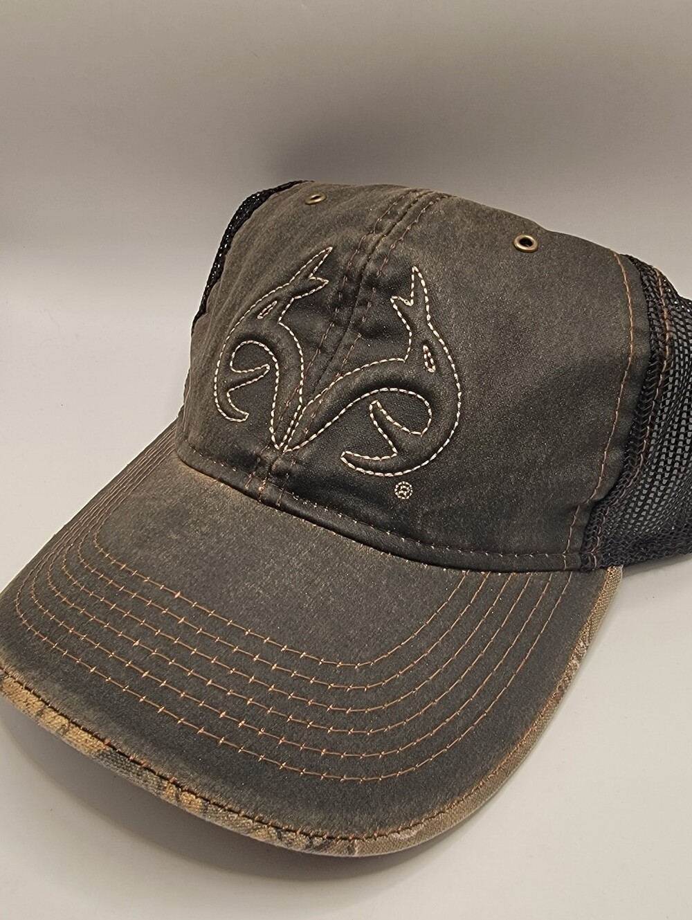 Men's RealTree ⁸Washed Black Mesh-Back Cap with Stitch Logo